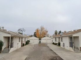 923 E Dakota Ave, Fresno, CA