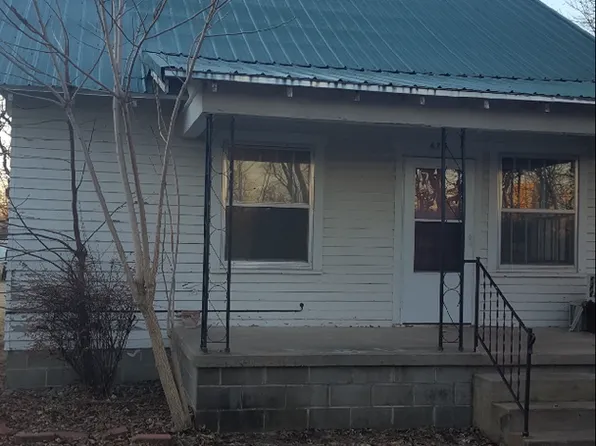 425 SW 3rd St, Newton, KS 67114