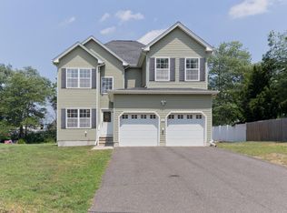 151 Morris Ave E, Belford, NJ 07718