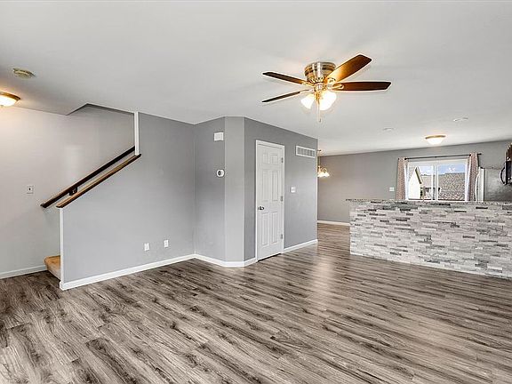 5th image of 305 Willott Square Dr