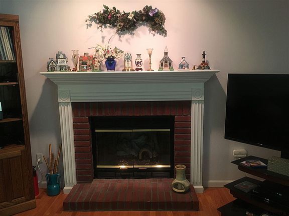 2nd image of 23 Orchard Dr
