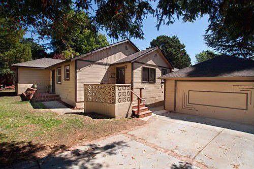 2nd image of 2705 Carmelita Ave