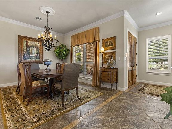 5th image of 101 Paragon Ct
