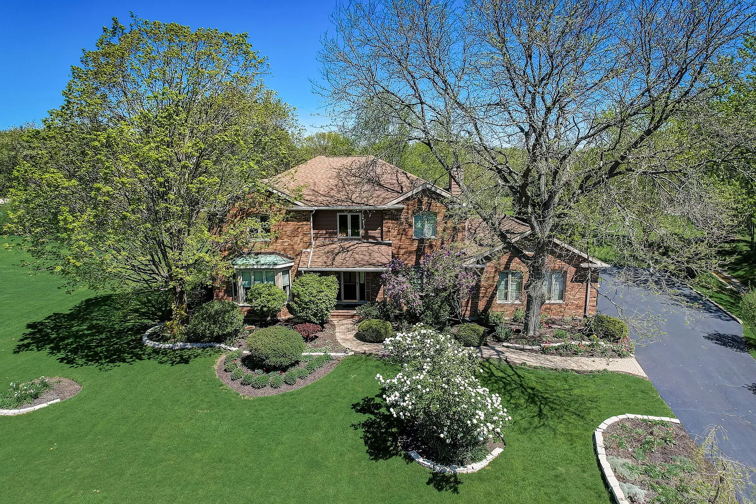 16 John Dr photo 1