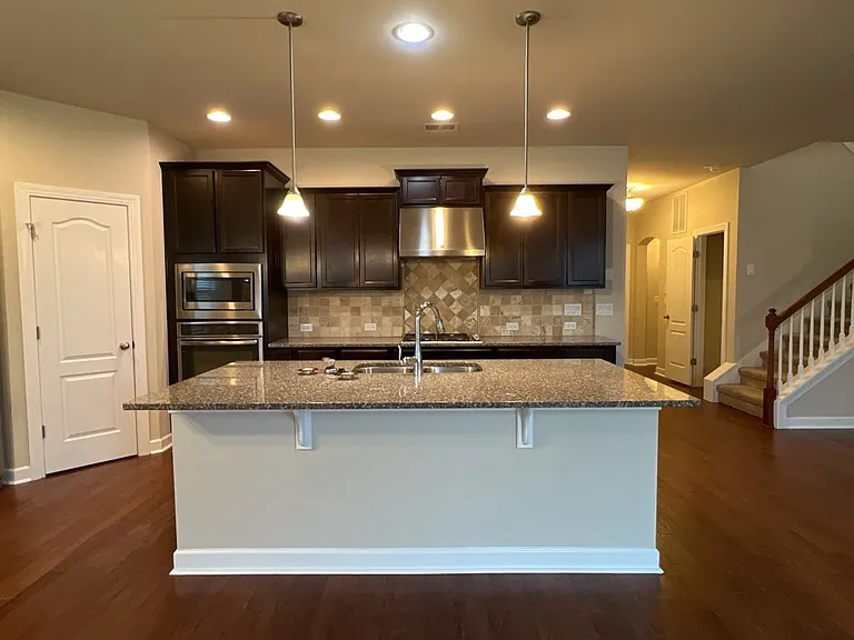 579 Crossland Dr — Photo 38