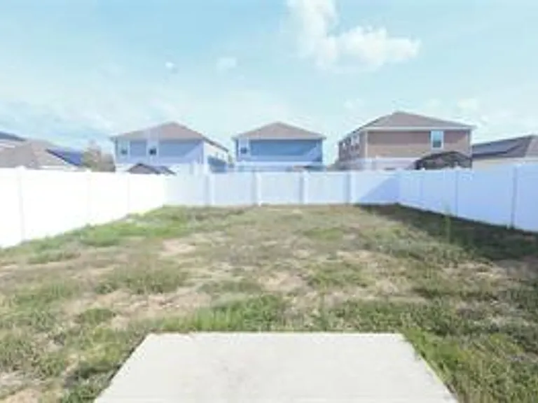 1821 Heart Lake Dr — Photo 35