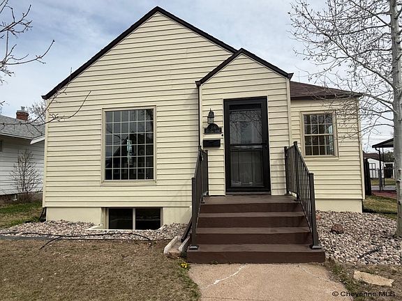 2nd image of 314 E 2nd Ave