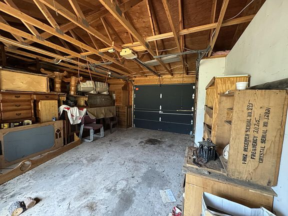 3rd image of 18 Ealy St