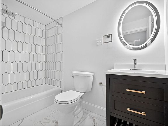 4th image of 1576 Cambridge St #2F