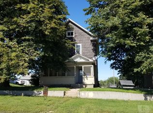319 E 5th St, Carroll, IA 51401