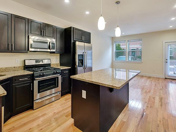 3rd image of 1537 Ogden St #B