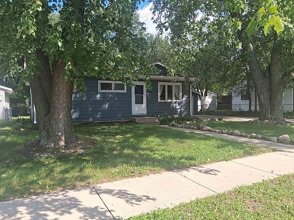 3rd image of 7703 Scott Ln