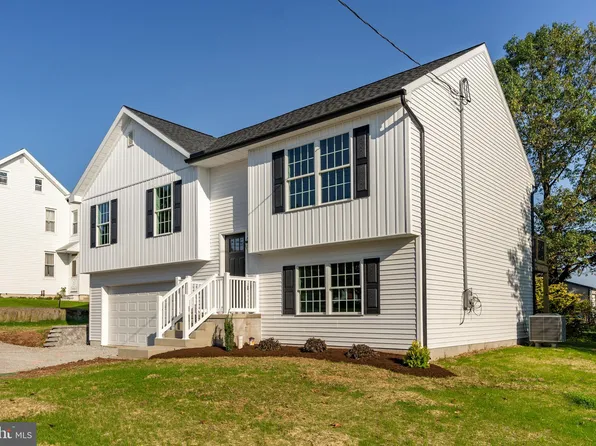 10 Vine St, East Earl, PA 17519