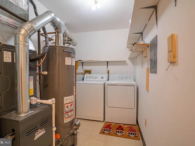 27 Chambord Ct — Photo 18