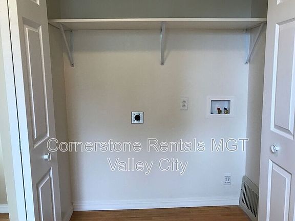 3rd image of 842 4th St SW