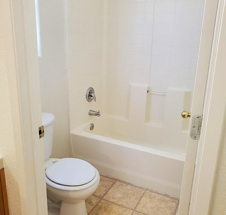 2nd image of 698 Hazelhurst Way