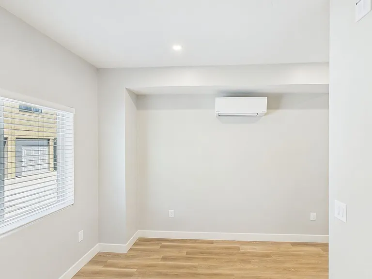 NNP - 3752 Nile Street — Photo 29