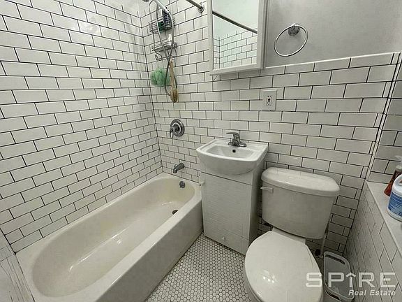 4th image of 224 E 95th St APT 2B