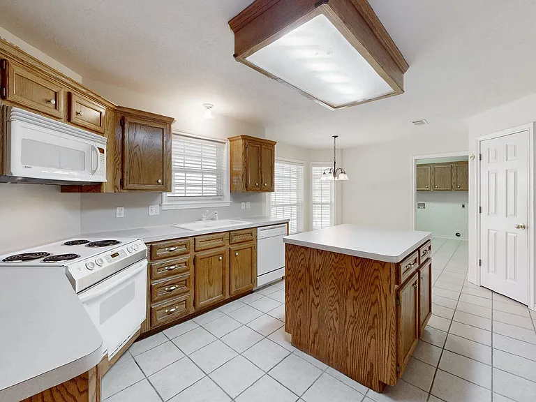 6054 Clay Pit Rd — Photo 4