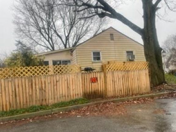 2nd image of 801 Park Ave