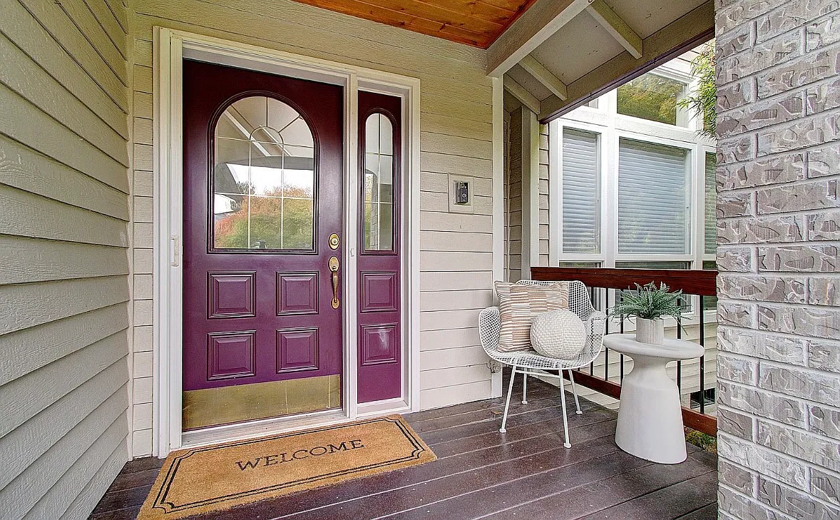 4 bed, 2338 sqft, $3,200 — Photo 3