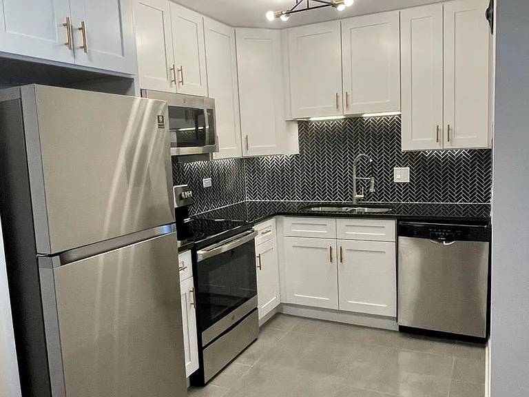 720 Washington Blvd — Photo 28