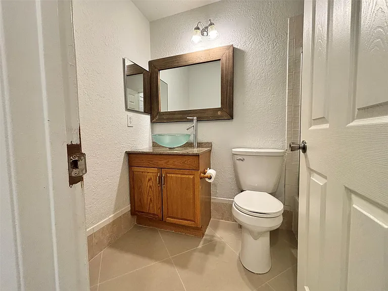 2990 NW 68th Ave — Photo 29