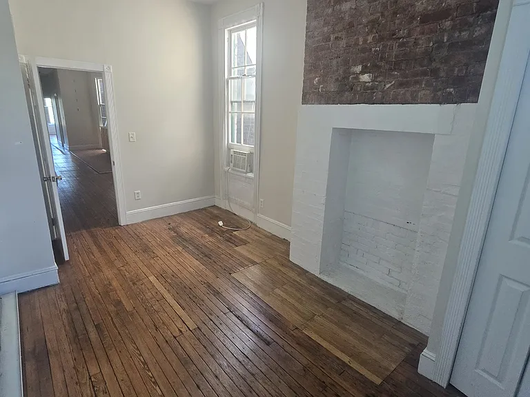 92 Wayne St #4L — Photo 6