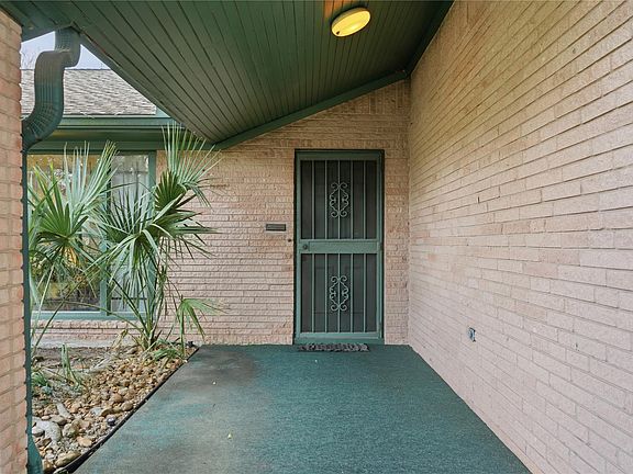 3rd image of 5703 Rutherglenn Dr