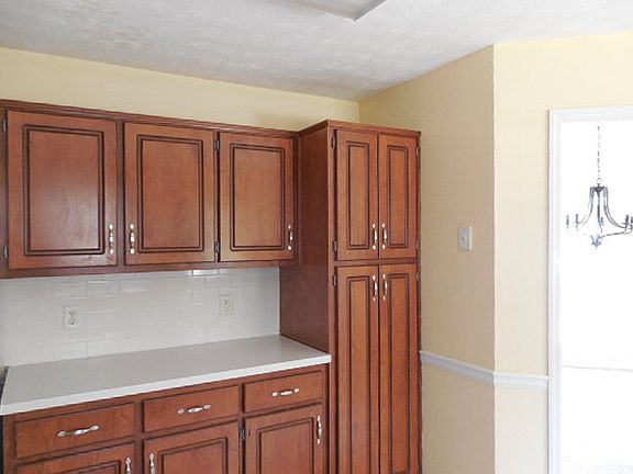 5th image of 411 Lee Road 2041