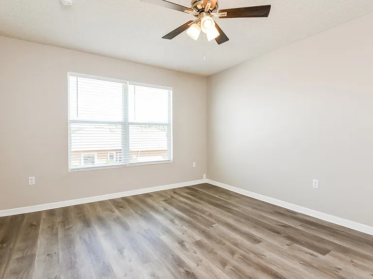 225 Beckenham Dr — Photo 11