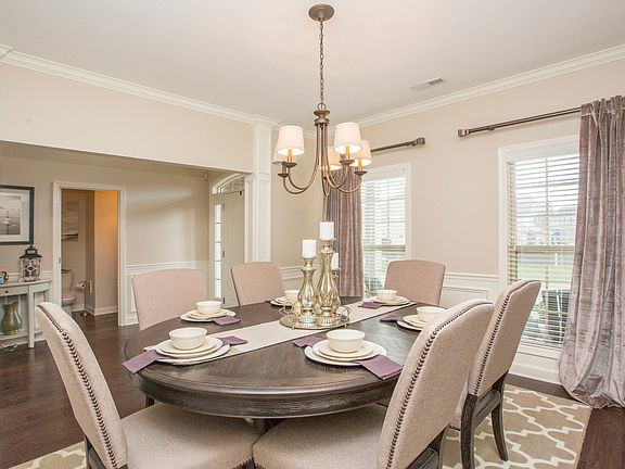 3rd image of 7907 Autumn Trace Dr