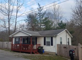 225 Lincoln Ave, Irvine, KY 40336