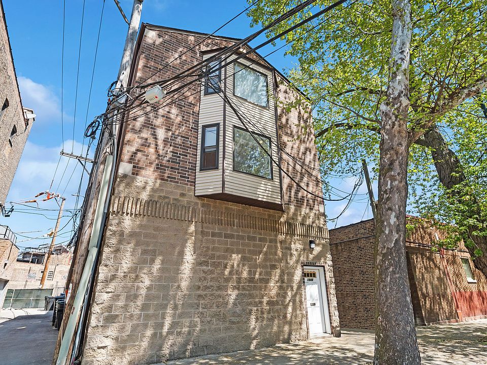 1st image of 1948 W Byron St Unit 1B