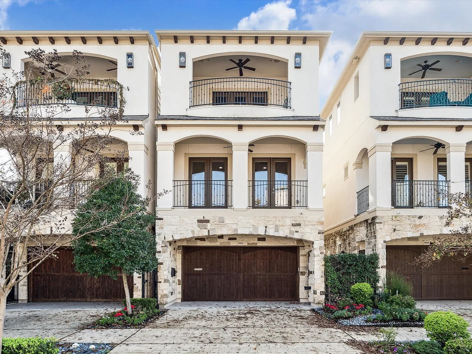 4 bed, 5.0 bath, 3615 sqft, $6,700 — Photo 1