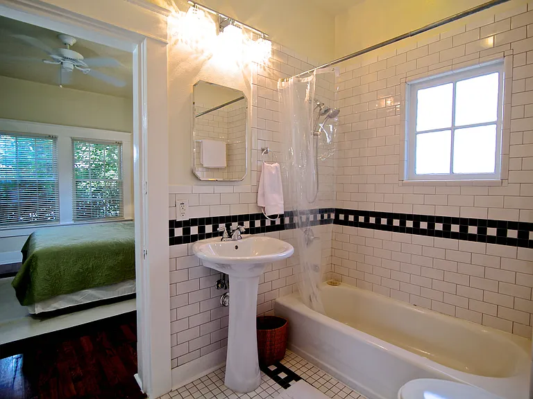 2508 Van Buren St #1 — Photo 18