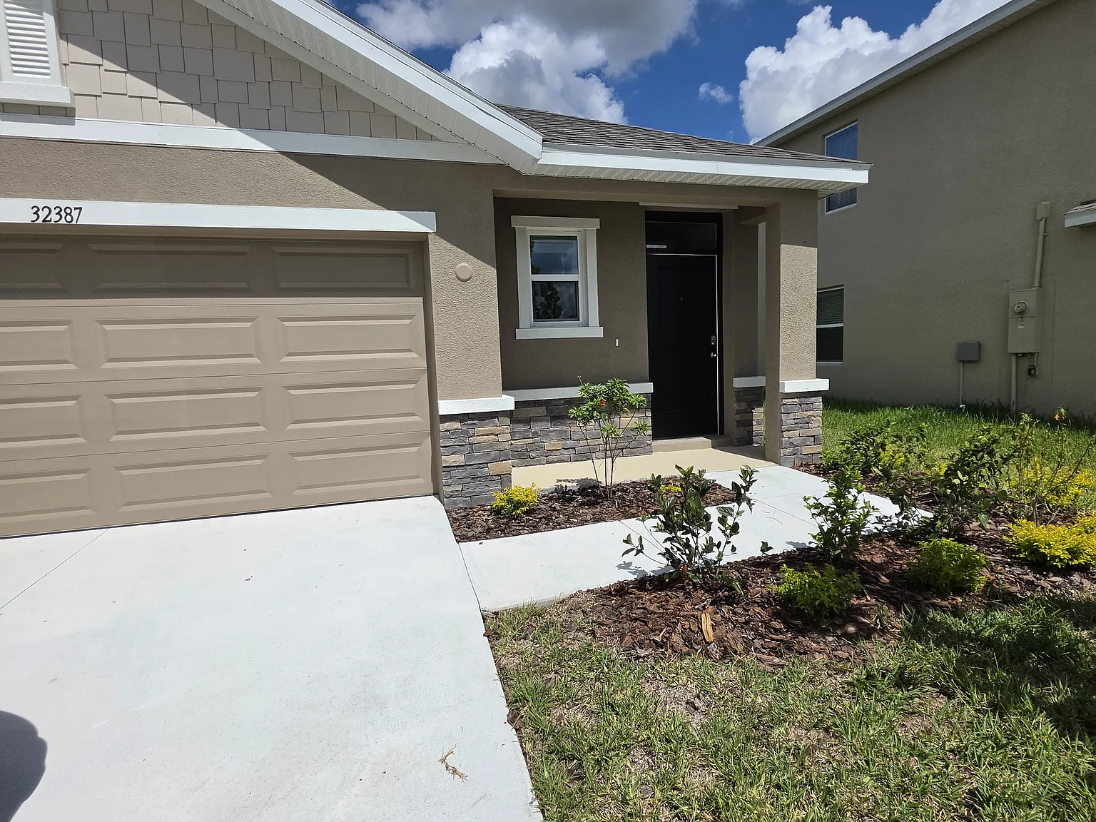 3 bed, 1560 sqft, $2,445 — Photo 2