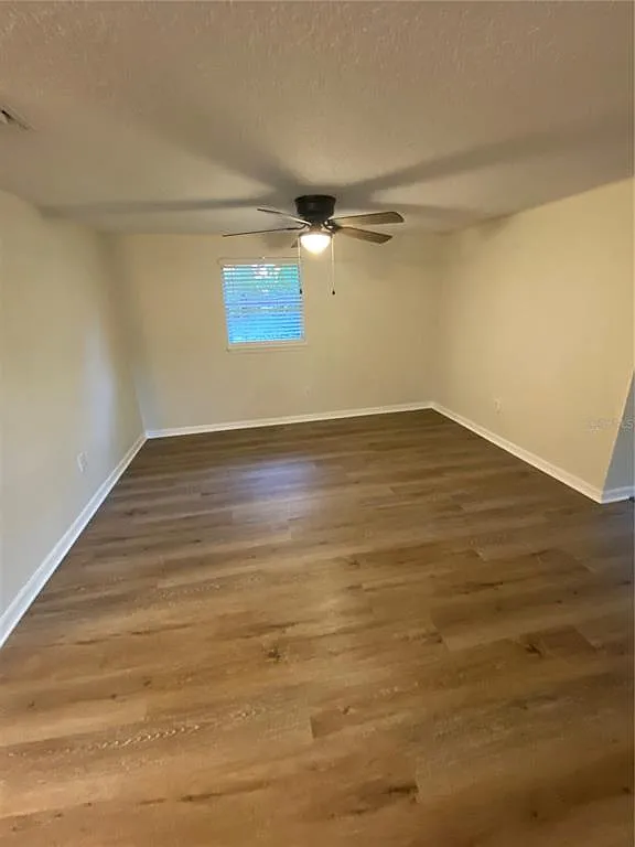 3 bed, 2.0 bath, 1480 sqft, $1,900 — Photo 4