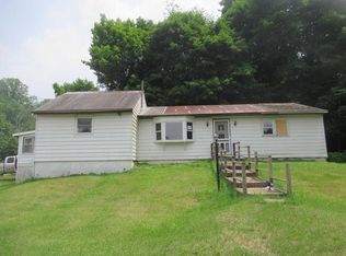 35 Weitz Rd, Hopewell Junction, NY 12533