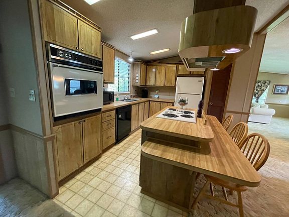 5th image of 30 Glen Falls Dr