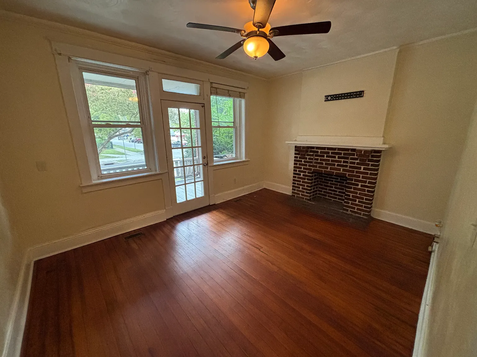 2 bed, 1180 sqft, $1,635 — Photo 2