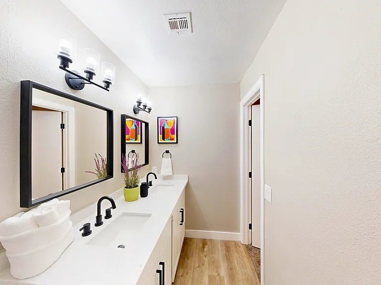 7804 Sparkle Ave — Photo 30