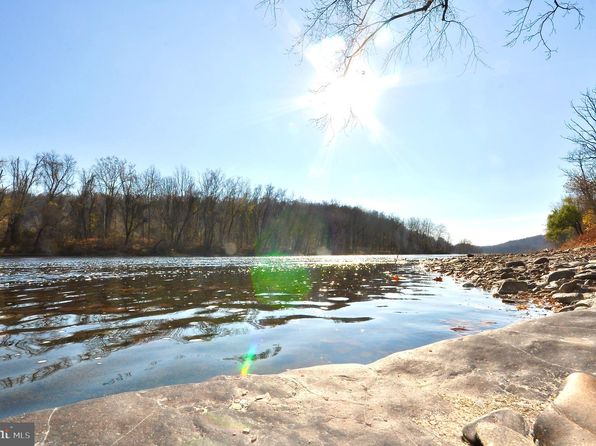 14 Bridge Five Ln, Pipersville, PA 18947