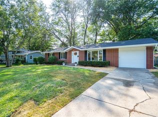 918 31st St, West Des Moines, IA 50265