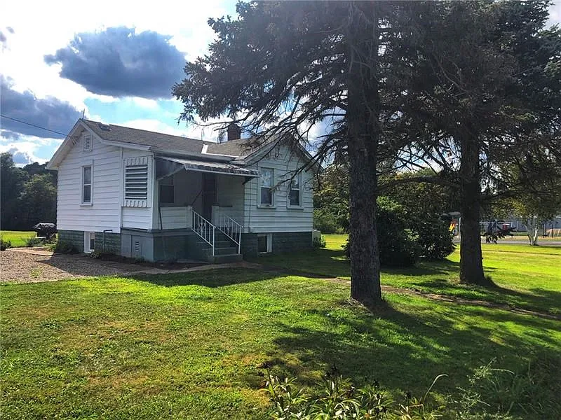 1496 Main St photo 1