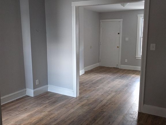 4th image of 1215 E Stafford St