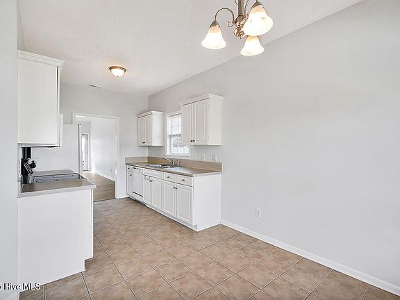 5th image of 4537 Fleetwood Drive SE