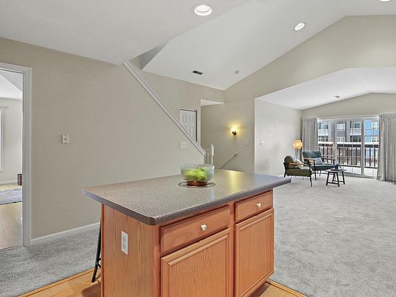 3rd image of 5475 Congress Avenue