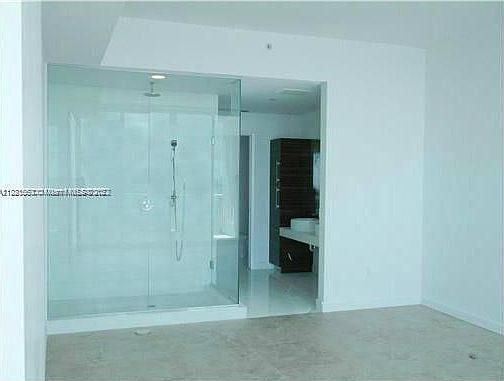 3rd image of 2020 N Bayshore Dr APT 1608