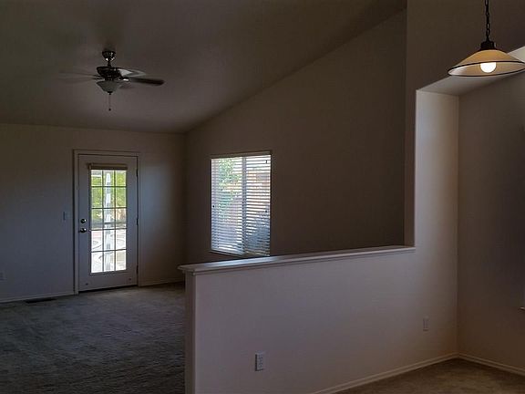 4th image of 2335 Rockin Robin Dr